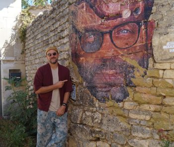 Benjamin Bēni a mis en scène le portrait du producteur et négociant Pierre Vaudon.