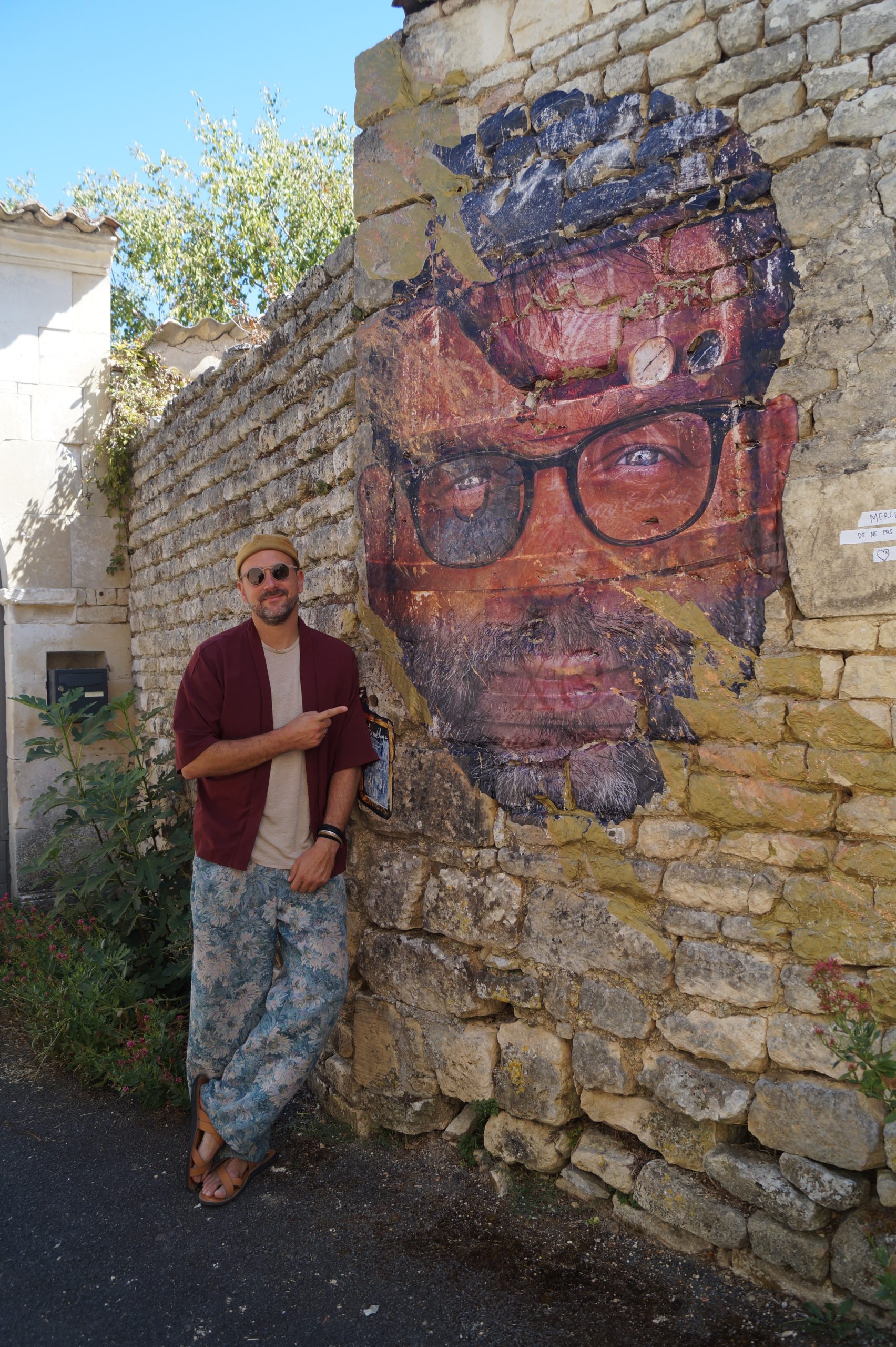 Benjamin Bēni a mis en scène le portrait du producteur et négociant Pierre Vaudon.