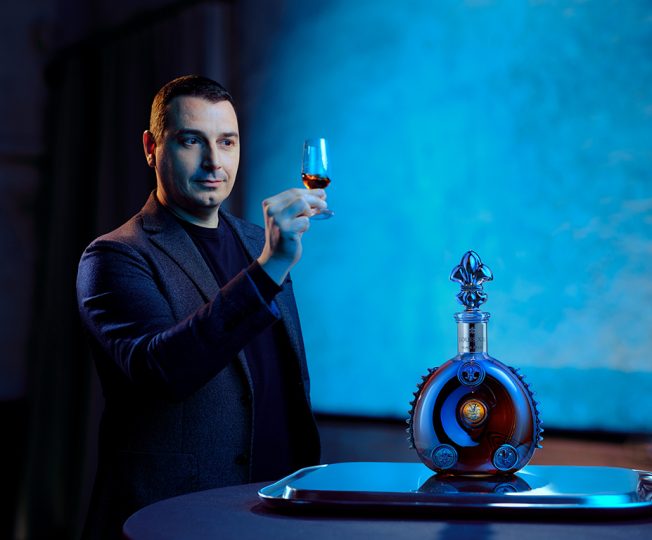 Le maître de chai Baptiste Loiseau, créateur de l'assemblage.